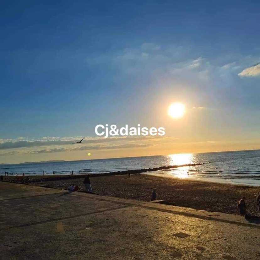 Cj & Daisies Holiday Home Prestatyn Buitenkant foto