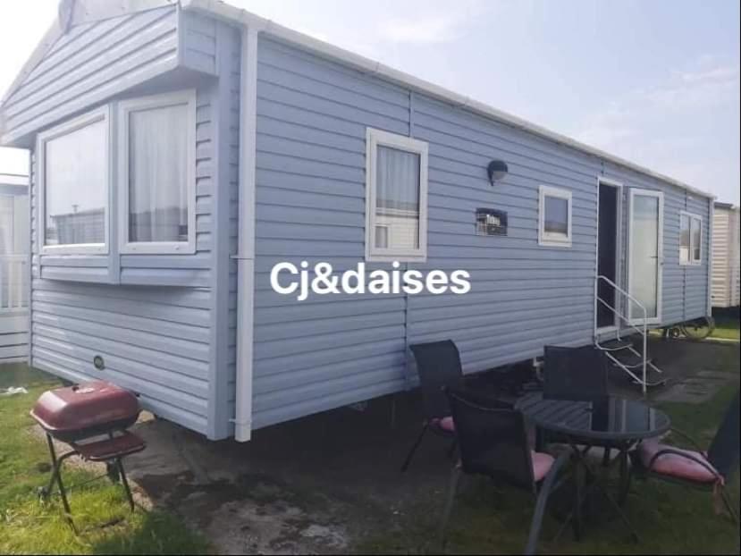 Cj & Daisies Holiday Home Prestatyn Buitenkant foto