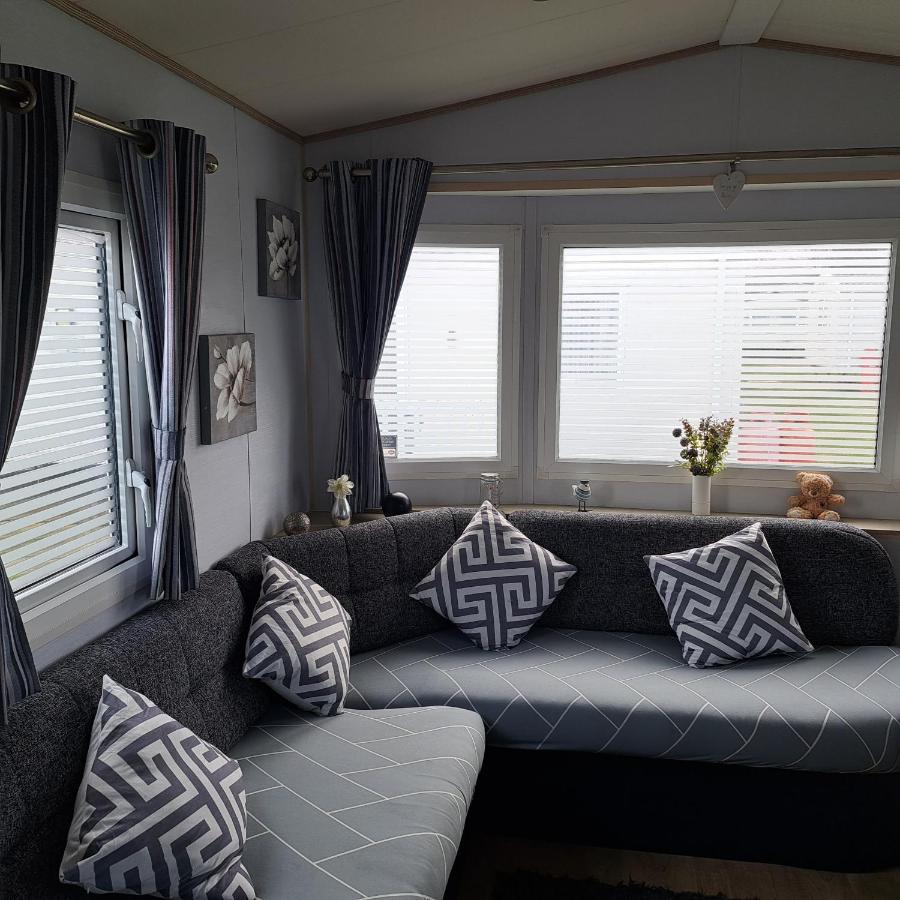 Cj & Daisies Holiday Home Prestatyn Buitenkant foto